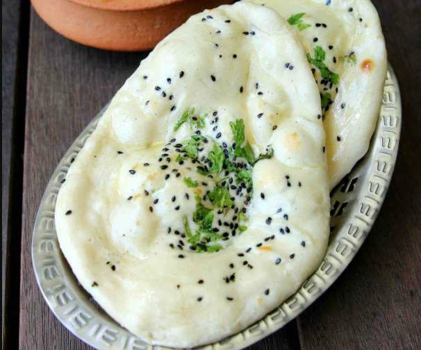 Plain Bakery Kulcha (with Green Coriander)